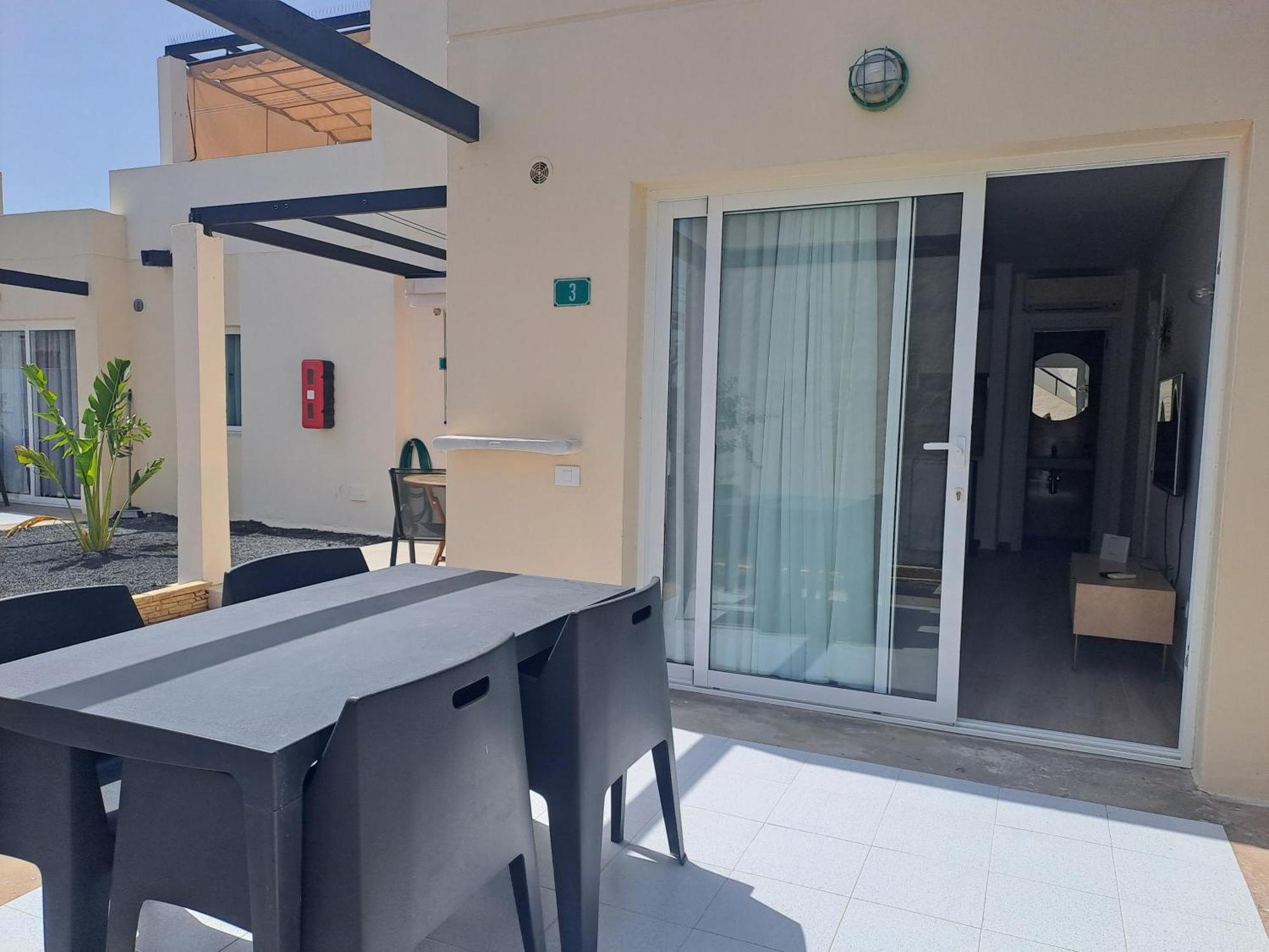 Homeforguest Apartamento 15 Con Terraza Y Piscina En Corralejo Buitenkant foto