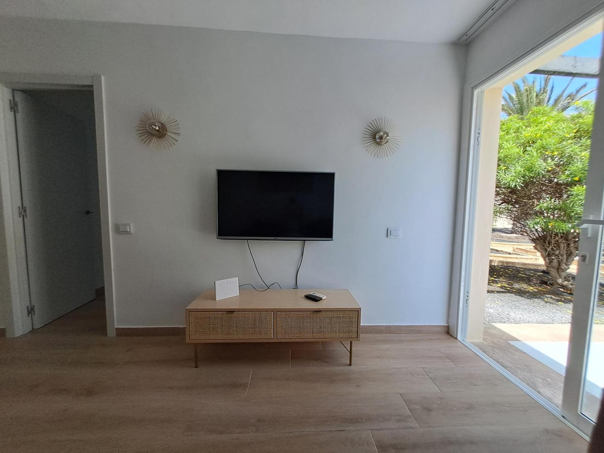 Homeforguest Apartamento 15 Con Terraza Y Piscina En Corralejo Buitenkant foto