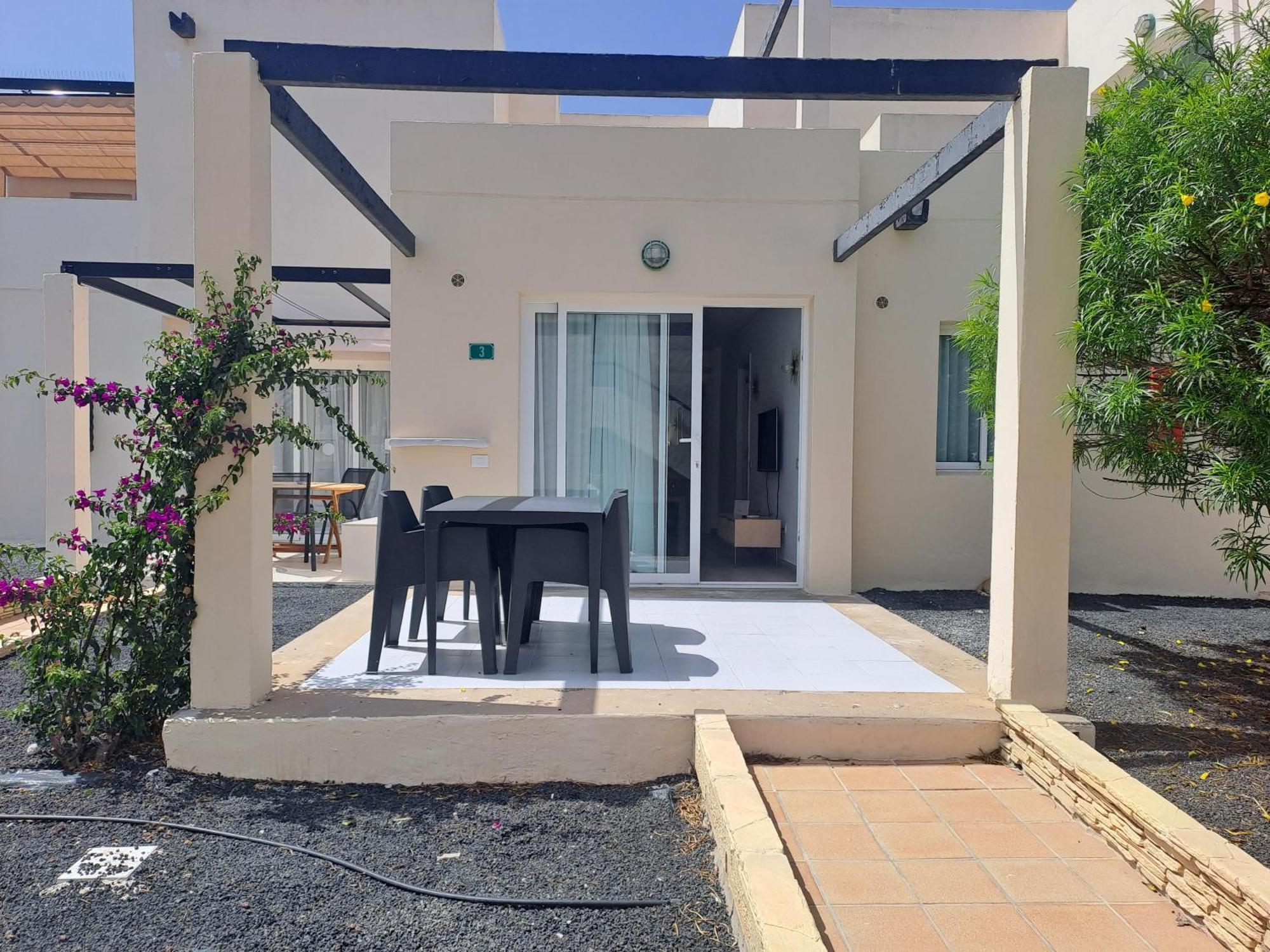 Homeforguest Apartamento 15 Con Terraza Y Piscina En Corralejo Buitenkant foto